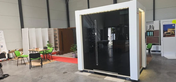 Portes d'entresisolées et design sur mesure chez a2t-distributions à CLEGUER