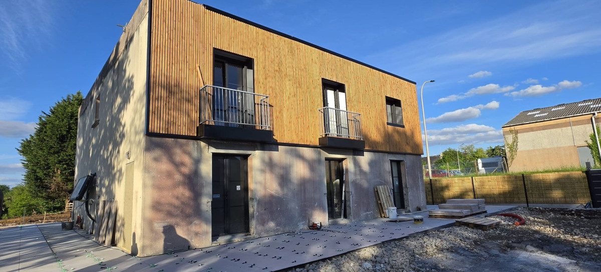 Maison neuve équipée de fenêtres sur mesure en Bretagne